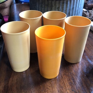 Vintage Tupperware tumblers set of 5