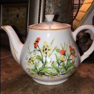 Sadler Style- White Teapot - Spring Pattern, Yellow & Orange Flowers Design vintage