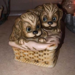 Royal crown vintage 80’s music box puppy dogs