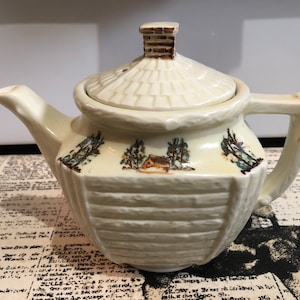 Japanese style teapot decor