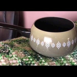 Mid Century Modern Avocado Green Sauce /Fondue Pot Pan Non Stick Retro 70’s MCM
