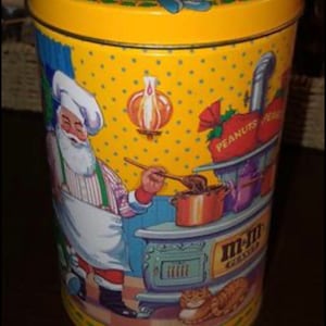 M&M’s Peanut Candies Vintage Christmas Holiday Tin Santa Yellow 1994 Collectible