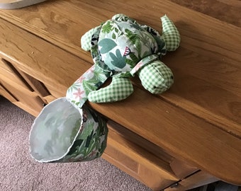 Turtle pin cushion and thread catcher