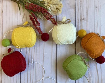 Handmade Fall Felt Pumpkin Garland, Farmhouse Mantel Decor