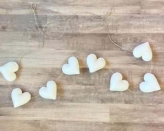 White Felt Heart Garland, White Heart Banner, Valentine’s Decor, Home Decor, Baby Room Decor