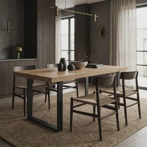 Table en bois à chevrons faite main avec pieds en fer. HAKKODA