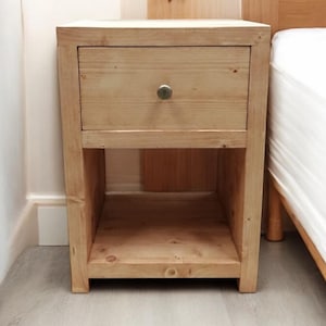 Houten nachtkastje met lade | Nachtkastje | Amagi: handgemaakt van massief hout, perfect voor slaapkamer