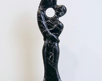 黒い石の抽象的な人間の彫刻 抽象的な石のアート、ヴィンテージの石の彫刻、コレクターの彫刻、石の