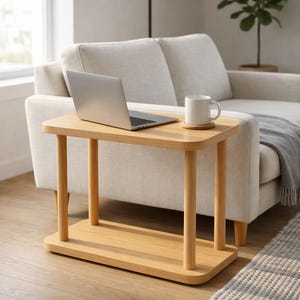 Schmales Beistelltischchen aus Holz: Minimalistischer Couchtisch aus Tannenholz