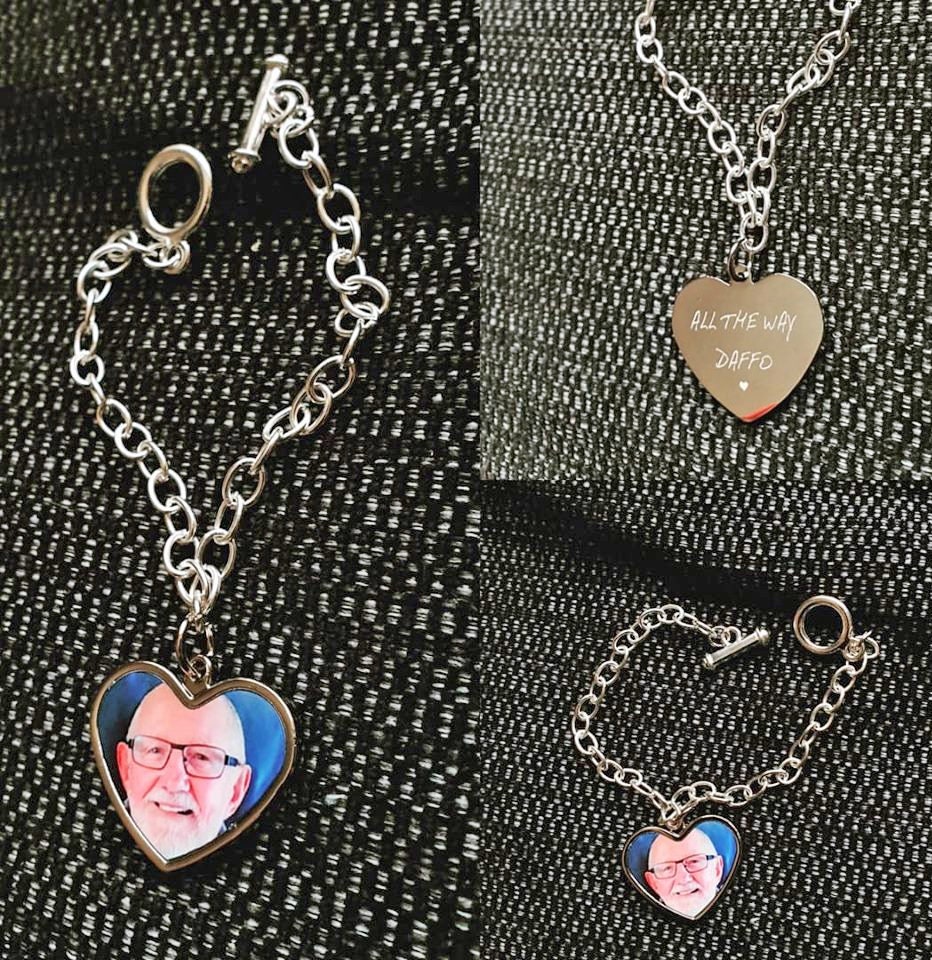 Personalised Photo or Engraved Heart Charm Bracelet – Custom Stainless Steel Toggle Bracelet with Gift Box