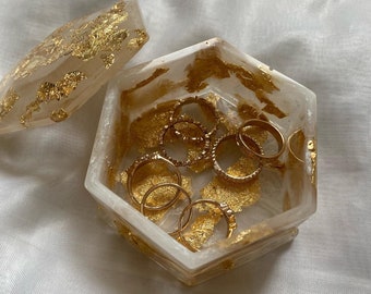 Jewelry box with gold flakes | Jewelry storage | Resin | Epoxy resin | Box with silver flakes | Jewelry | Gift idea | Decoration