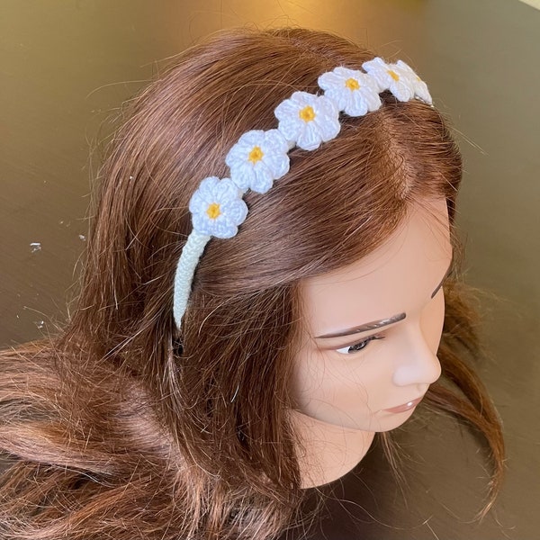 Crochet Daisy Headband | Handmade Crown for Kids, Daughters and Babies | Made with Yarn | Baby shower, Birthday, Gift Ideas | Hair Accessory