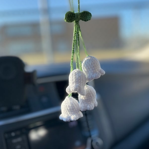 Crochet White Tulip Car Charm | Cute Car Accessories | Rearview Mirror Hanging | Handmade Car Decor | Crochet Car Pendant | Flower Aesthetic