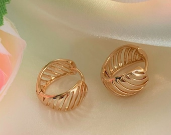 18k Gold Plated Hoop Earrings: Dainty Huggie Design