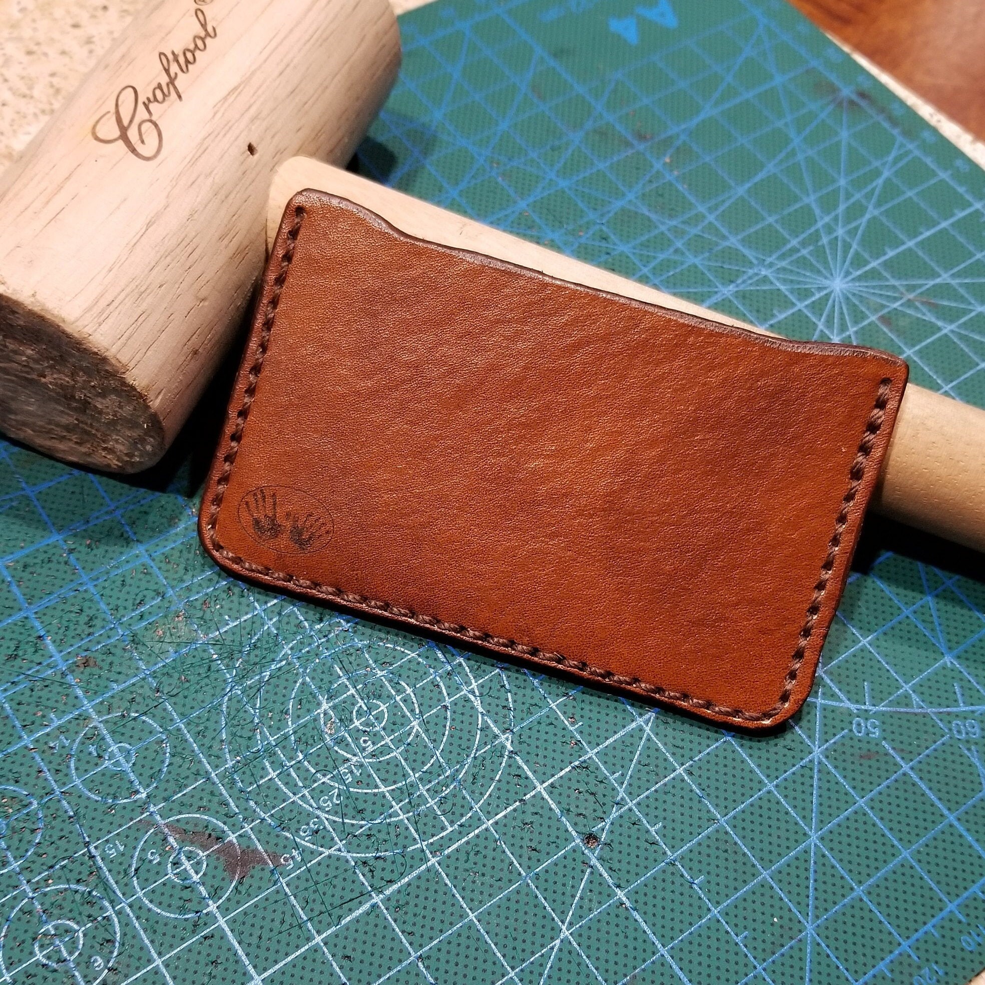 Herren-Geldbörse Aus Leder Mit Münzdekor – Minimalistischer Kartenhalter In Dunkelbraun/Gold