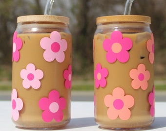 Pink Glass Cup Personalized - Glass Coffee Cup with Lid and Straw - Mother's Day Retro Daisy Iced Coffee Glass - Boho Flower Beer Can Glass