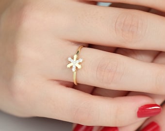 14K Solid Gold Snowflake Ring | Adelafinejewels