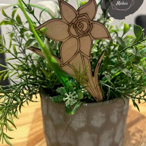 10x Wooden Daffodil Detailed Flower, Craft Shape 3mm Ply, Spring, Mothers Day Blanks, Craft Blanks