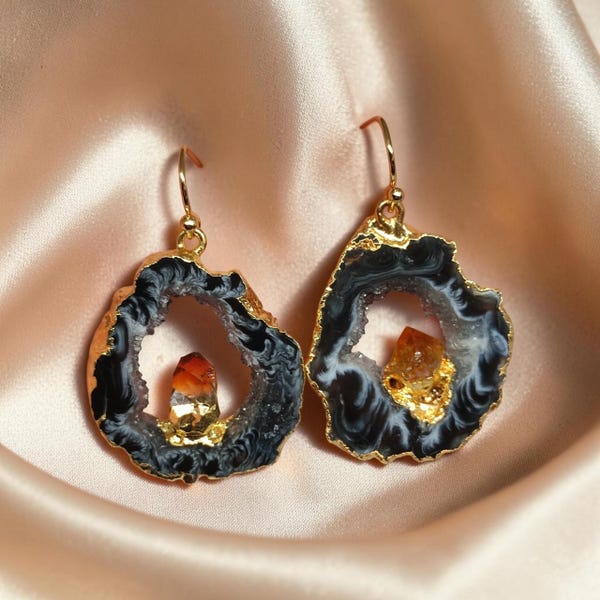 Geode pendant earrings,Raw crystal earrings,Shiny crystal pretty earrings,Raw crystal drop earrings,Druzy earrings,Large gemstone earrings