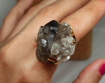 Smoky quartz ring,Large crystal ring,Raw smoky quartz ring,Bold statement ring,Big cocktail ring,Modern crystal ring,Unique crystal ring