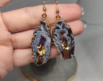 Geode dangle earrings,Geode earrings,Shiny crystal pretty earrings,Crystal hanging earrings,Earrings raw gemstone