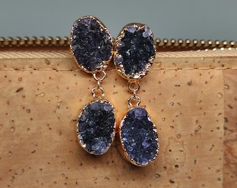 Orecchini in ametista grezza, orecchini da cocktail moderni e unici, orecchini vistosi e di tendenza, orecchini eleganti e chic con pietre preziose, orecchini boho con pietre