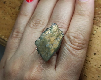 Großer Labradorit-Ring, 1. Muttertagsgeschenk, Silber-Edelstein-Ring, großer Labradorit-Ring, massiver Edelstein-Ring, Stein-Ring, Rohstein-Ring