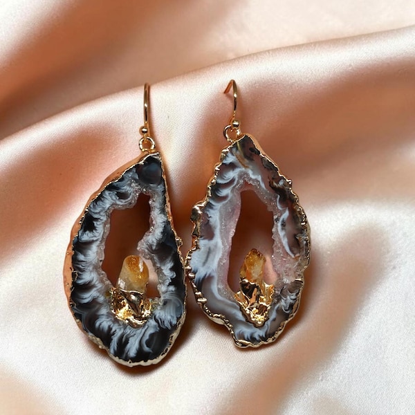Geode earrings,Large Crystal Drop Earrings,Wavy dangle earrings gemstone,Rough Cut Stone Earrings,Raw Unique Mineral Earrings