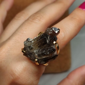 Raw Smoky quartz ring,Large coffee quartz ring,Rough crystal ring,Raw stone ring,Large gem ring,Unique statement ring,Raw gemstone ring