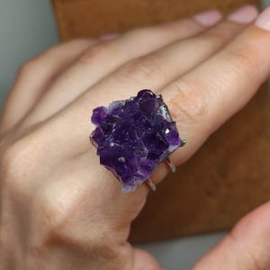Large amethyst ring,Raw Amethyst ring,rough stone ring,raw gemstone ring,Large gemstone ring,Amethyst ring silver,Meditation ring