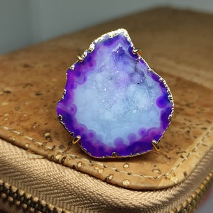 Geode ring, ruwe geode ring, grote geode ring, ruwe kristallen ring, grote cocktail ring, Rock ring, ruwe stenen ring, ruwe edelsteen ring afbeelding 5