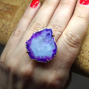 Geode ring, ruwe geode ring, grote geode ring, ruwe kristallen ring, grote cocktail ring, Rock ring, ruwe stenen ring, ruwe edelsteen ring afbeelding 3