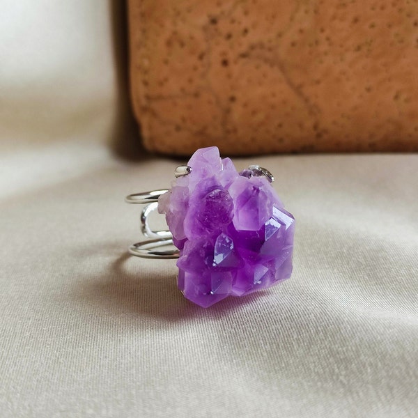 Raw Amethyst Ring, Flower Amethyst Ring,Raw Crystal Ring,Raw Crystals and Stones,Amethyst Crystal Ring,Raw Stone Ring Amethyst