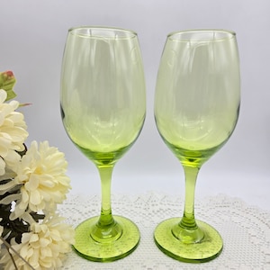 Cristar Lime Green Wine Glasses, set of 2.