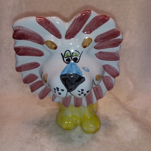 Ceramic Lion Bank made by Parrot in Taiwan