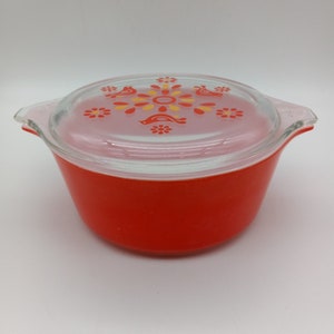 Red 1960&#39;s Pyrex Friendship Casserole Dish w/Lid #472