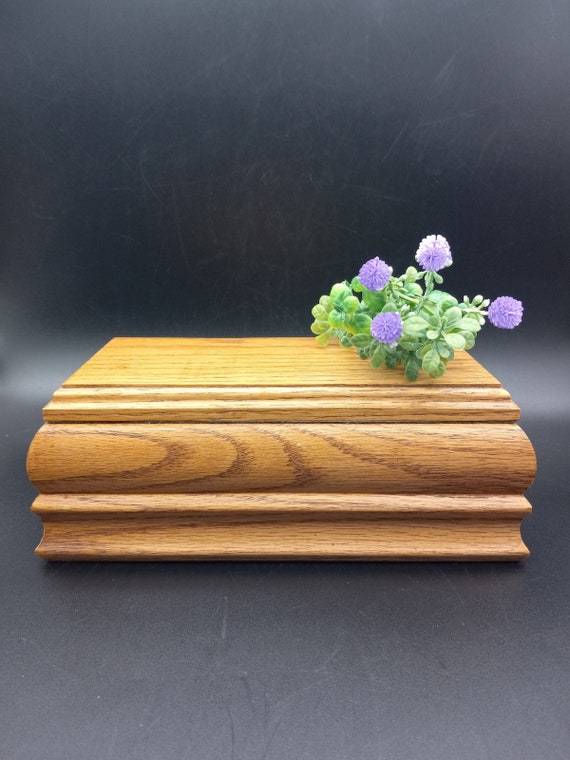 Oak Hand Made, Hinged, Felt Lined Wooden box, 1990