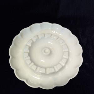 White Ceramic Flower Shaped Ashtray