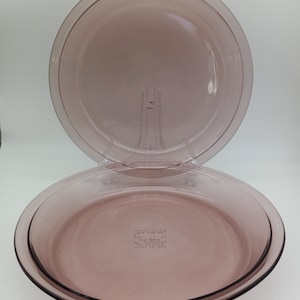 Set of 2 1980&#39;s Cranberry Pyrex Pie Plates