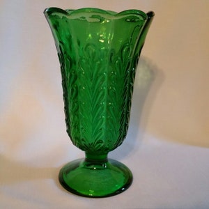 Vintage E.O. Brody M5200 9&quot; Tulip Green Vase