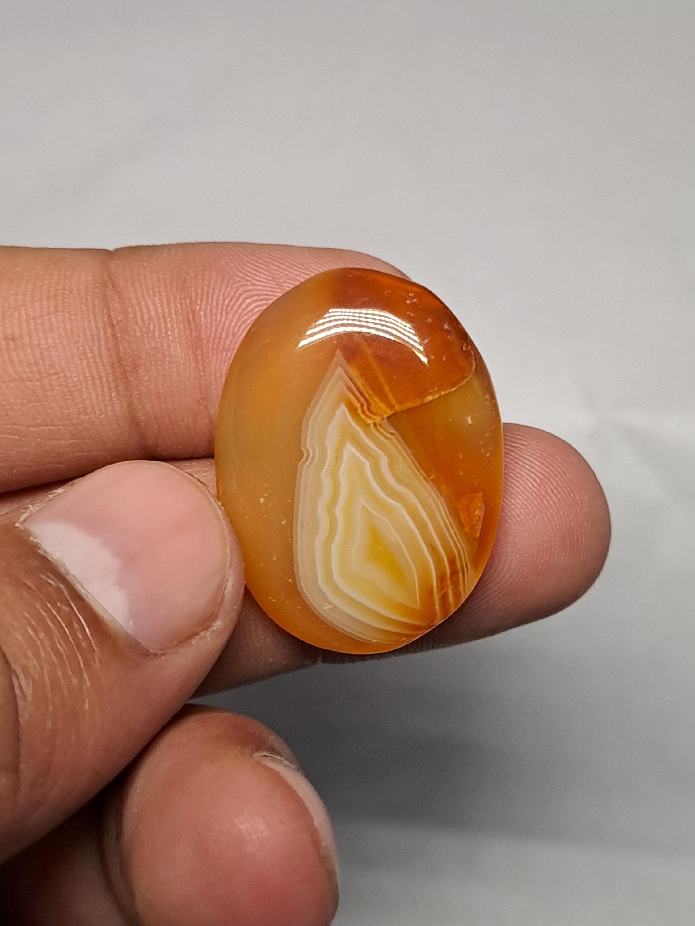 サードニクス　マダガスカル産 縞瑪瑙　天然　原石 うさぎ　縁起物 207g オレンジ縞瑪瑙カボション：天然サードニクス宝石（27 x 21 MM