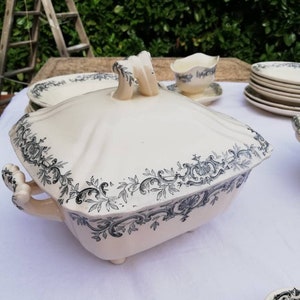 Square soup pot on 4 feet of iron earth longchamp Regent!  / ironstone tureen Longchamp Regent blue transferware