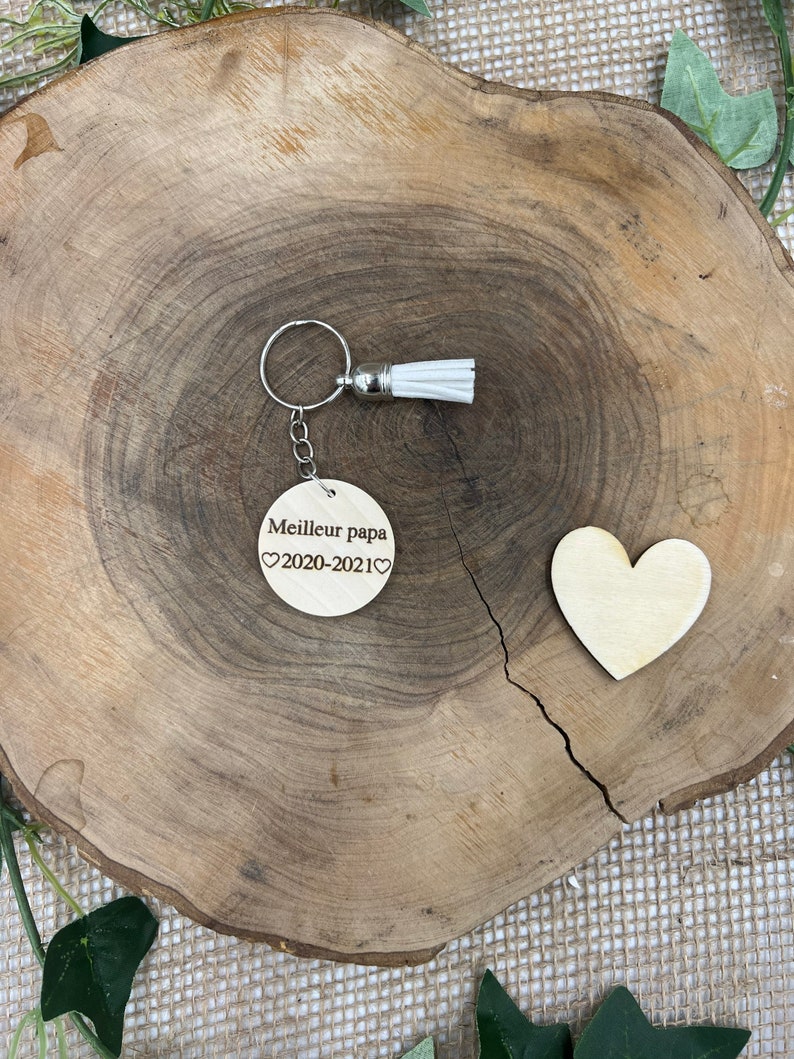 Personalized key ring, Mother's Day, Father's Day, mom I love you, customizable, wooden, key ring with pompom image 3