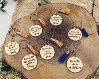 Personalized key ring, Mother's Day, Father's Day, mom I love you, customizable, wooden, key ring with pompom