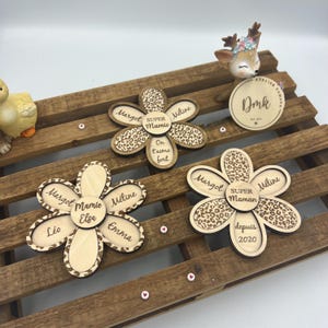 Magnete in legno personalizzato con fiori