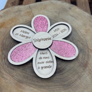 Personalized Wooden Flower Magnet - Teacher, ATSEM, Nanny Version
