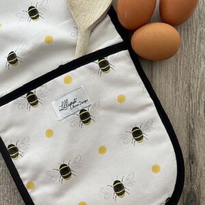 Bumble Bee Oven Gloves // 100% cotton // Terry Towelling // Kitchen Accessories