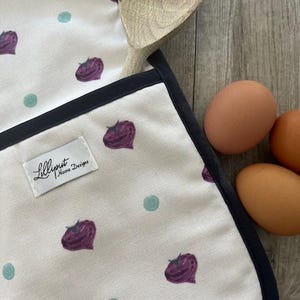 Beetroot Double oven gloves // Oven Mitts // Terry towelling // Kitchen Accessories
