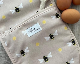 Taupe Bumble Bee Oven Gloves // 100% cotton // Terry Towelling // Kitchen Accessories // Cream