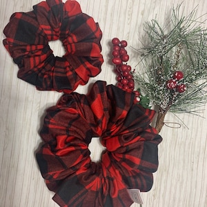 Christmas - JUMBO Scrunchie Red Plaid